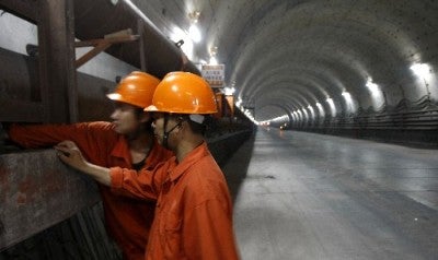 shanghai yangzi tunnel